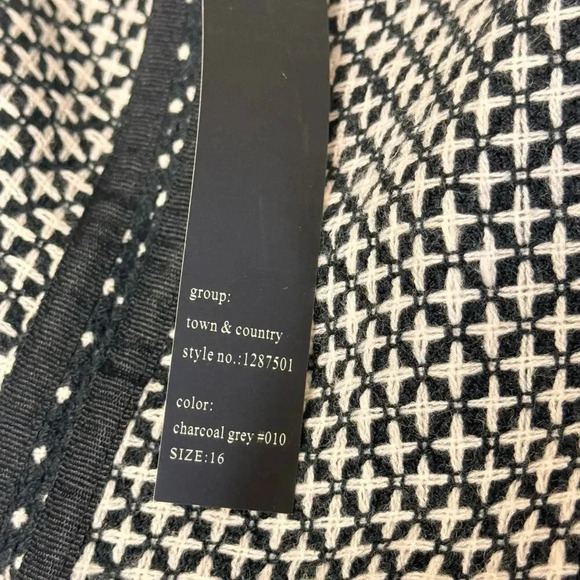 New Yarns & Stitches Knit Geometrical Print Flare Full Skirt Plus Size Womens 16 - Picture 13 of 13